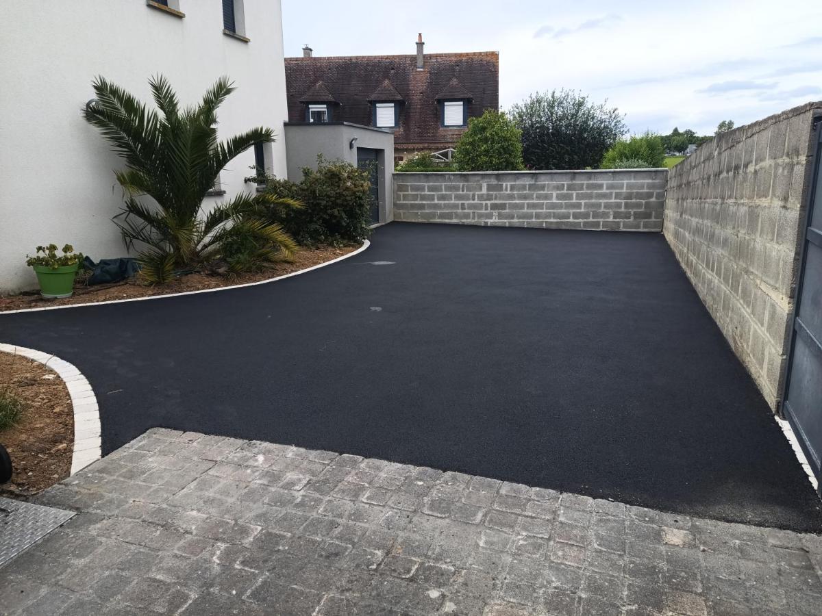 Grande Maison Entiere De 120M2 Epron Exterior photo